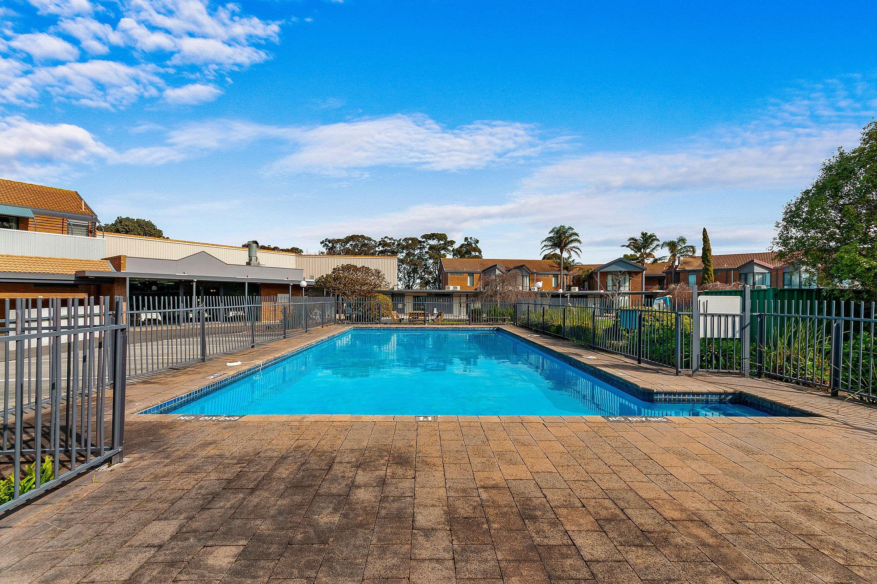 Quality Inn & Suites Traralgon Extérieur photo